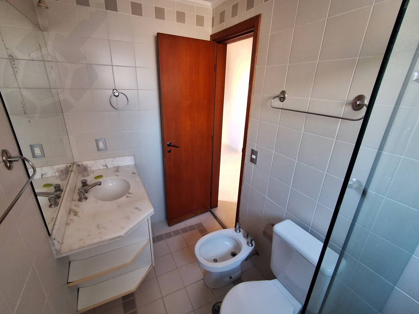 Apartamento para alugar com 3 quartos, 120m² - Foto 12