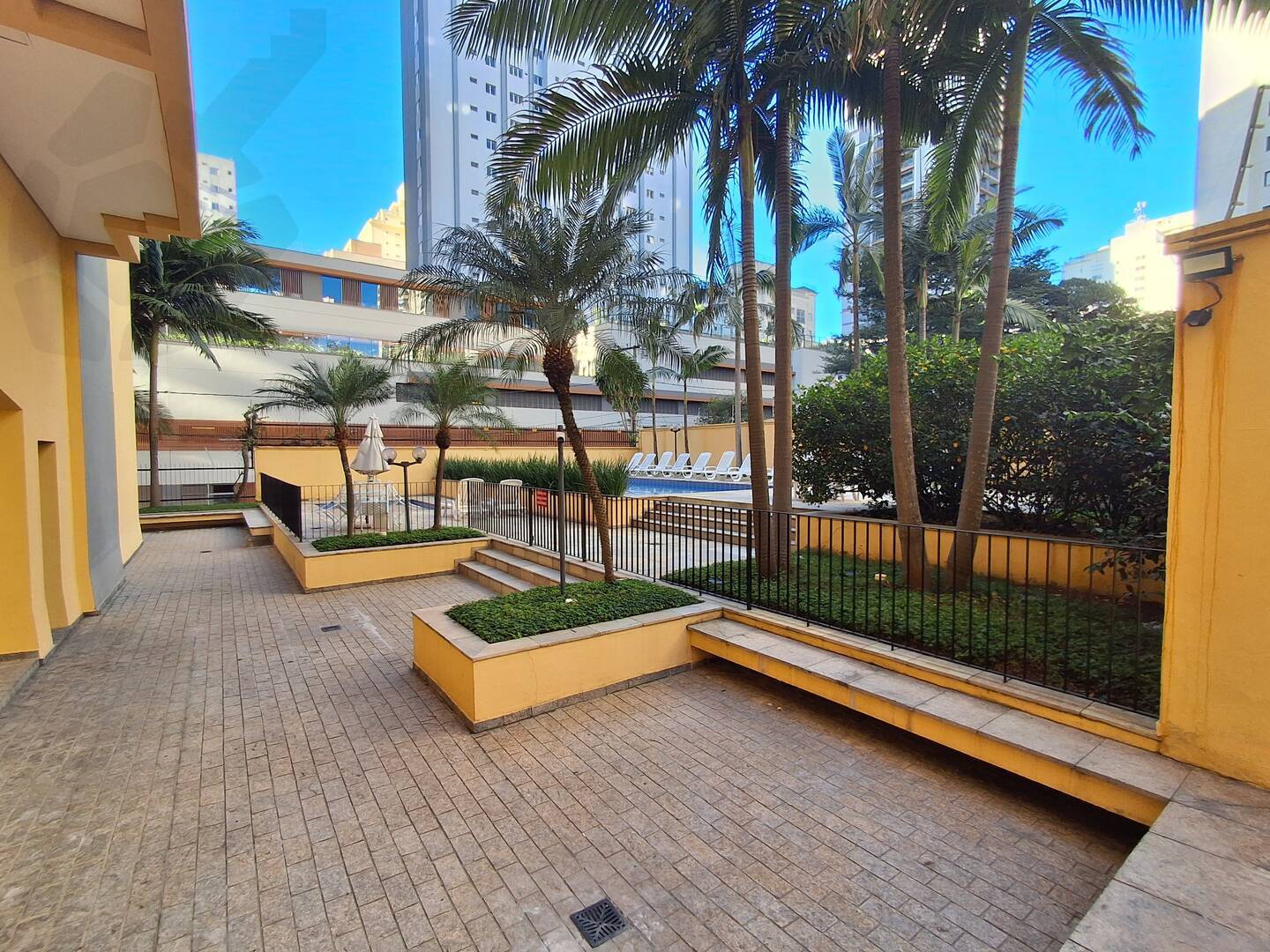 Apartamento para alugar com 3 quartos, 120m² - Foto 32