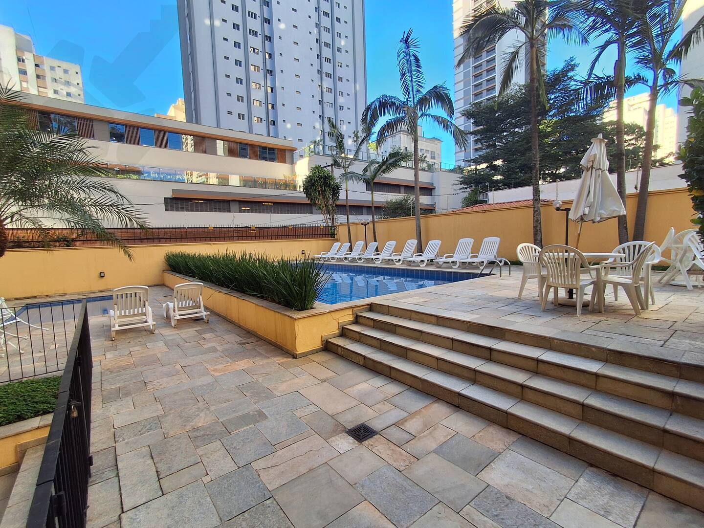Apartamento para alugar com 3 quartos, 120m² - Foto 34